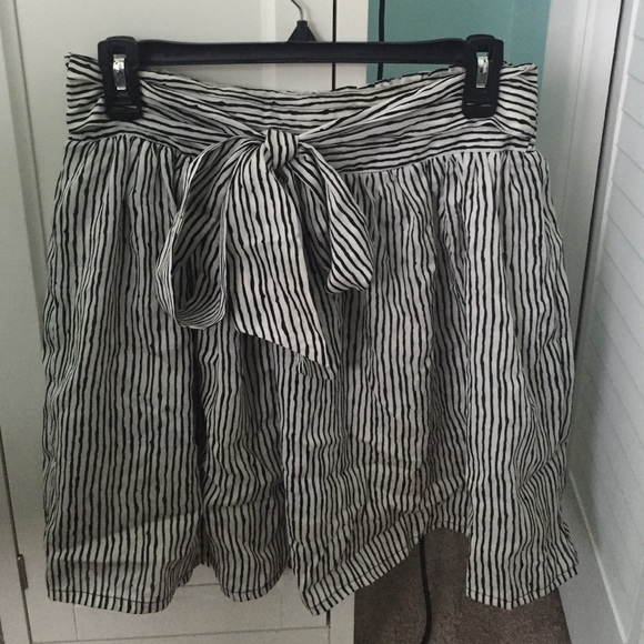 Francesca's Collections Dresses & Skirts - Francesca's Collections Striped Bow Skirt