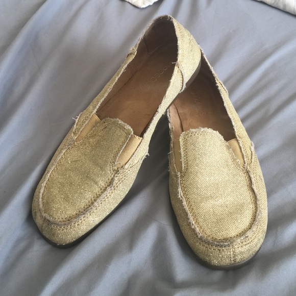 Aerosoles gold sparkle slip ons size 8