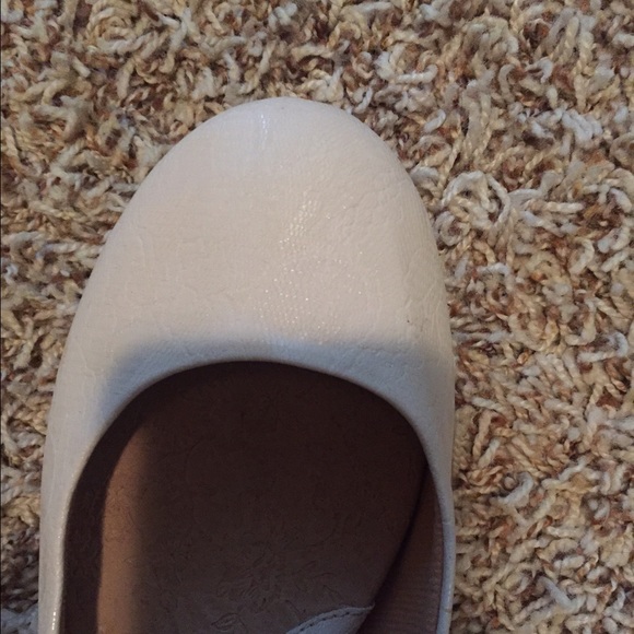 Born flats - Picture 2 of 3