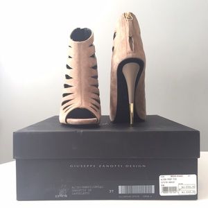 HOST PICK! Giuseppe Zanotti Caged Peep Toe Heels