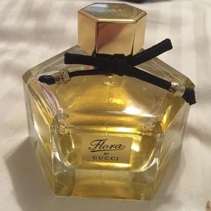Gucci Flora perfume