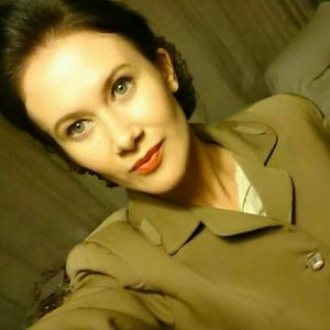 Meet your Posher, Elizabeth