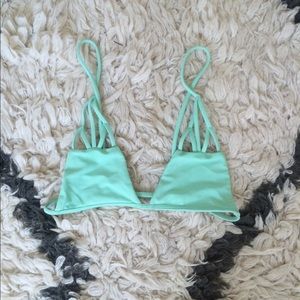 ACACIA SWIMWEAR Santorini top size medium NWOT