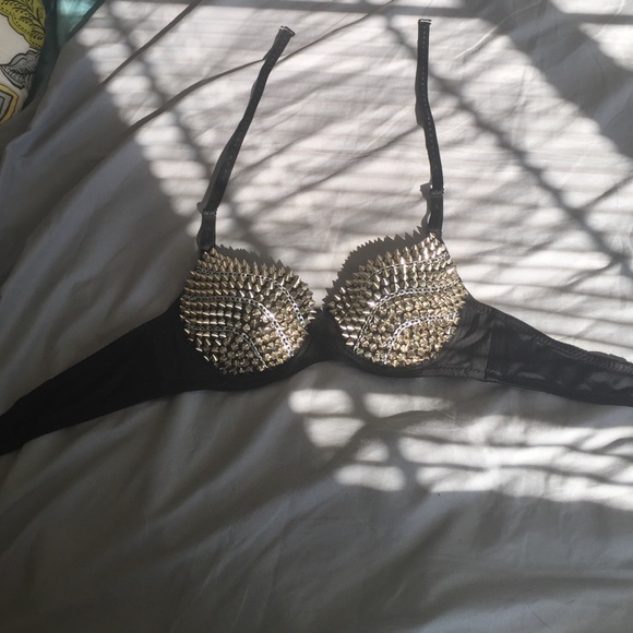 Spiked size 38 B bra!