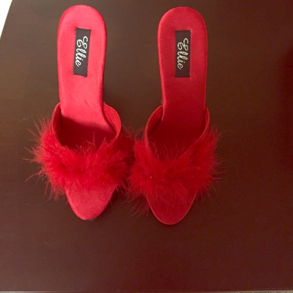 Elle Shoes - Sexy heel 5" new with out box
