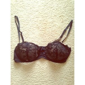 32B black lace bra