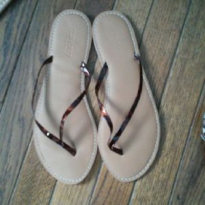 Old Navy thong sandal