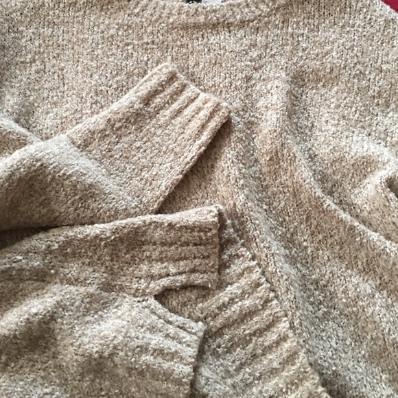 Sold - Sweater! - Picture 4 of 4