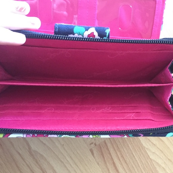 Vera Bradley wallet - Picture 4 of 4