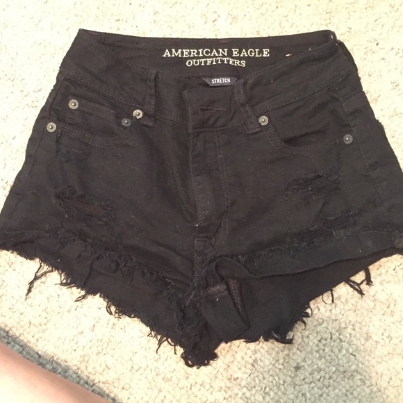 AMERICAN EAGLE black jean shorts