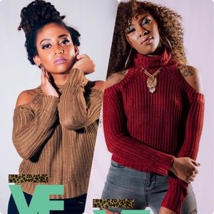 💕New Retail💕Cold Shoulder Turtleneck Top😍