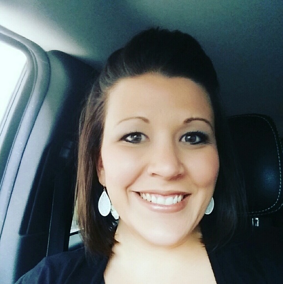 Meet your Posher, Paula - Picture 2 of 2