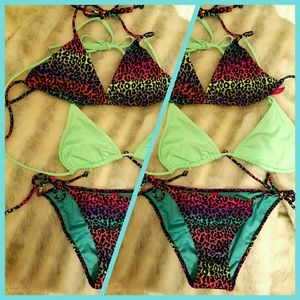 Brand new Victoria's secret swimsuit with 2 tops