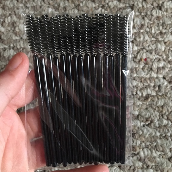 Mascara brushes