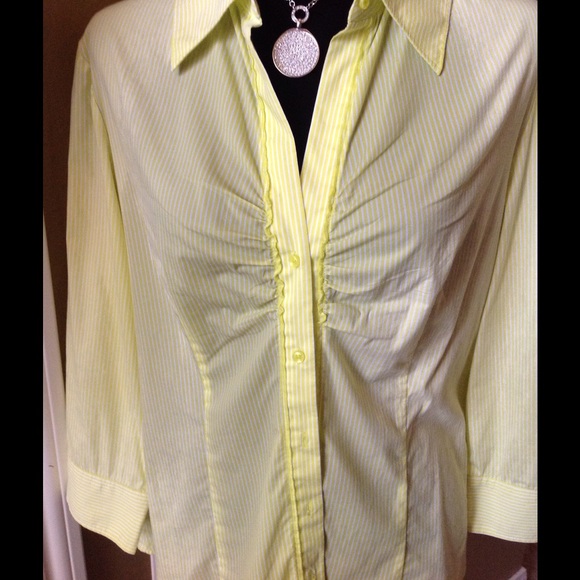 ๐๐ Beautiful color button down shirt๐ - Picture 2 of 3