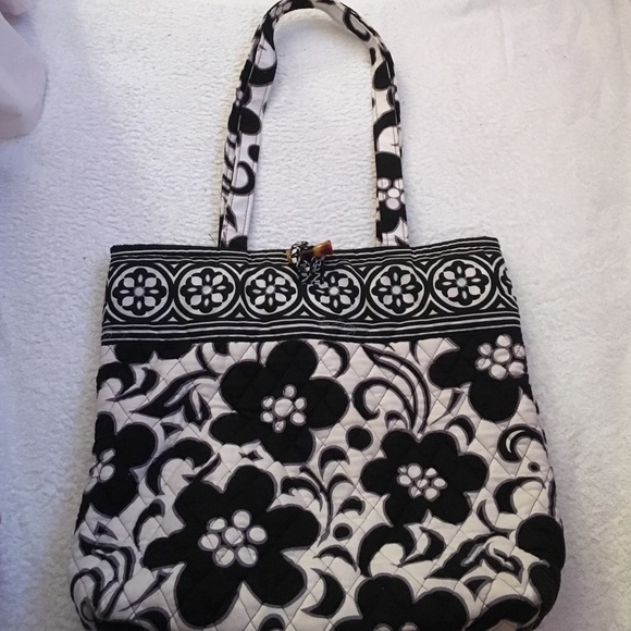 Vera Bradley Handbags - Beautiful, gently used Vera Bradley tote.