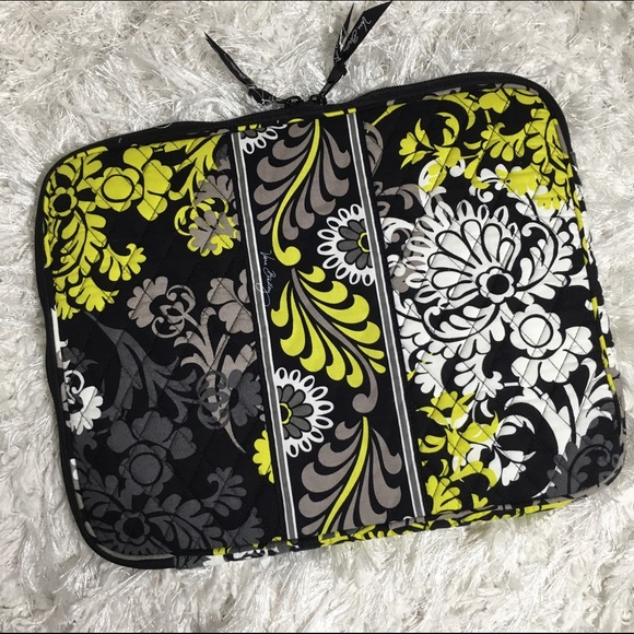 Vera Bradley Handbags - LIKE NEW! Baroque Laptop Padded Sleeve Case