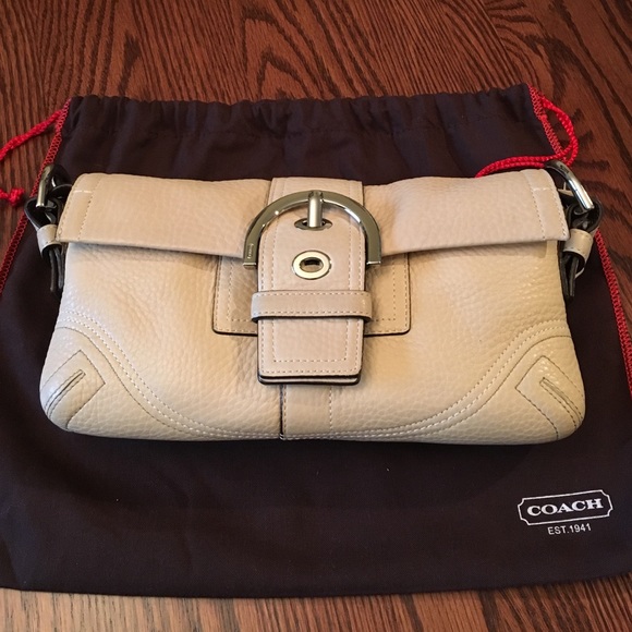 Coach Handbags - 💯% Coach handbag