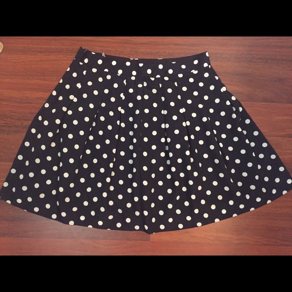 Jcrew polka dot pleated skirt in great condition!