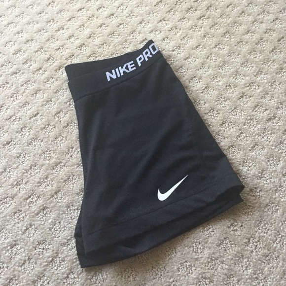 Black Nike Pros