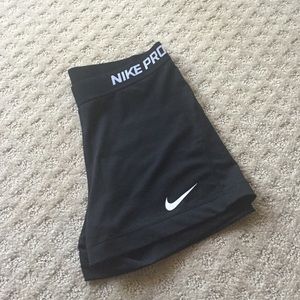 Black Nike Pros