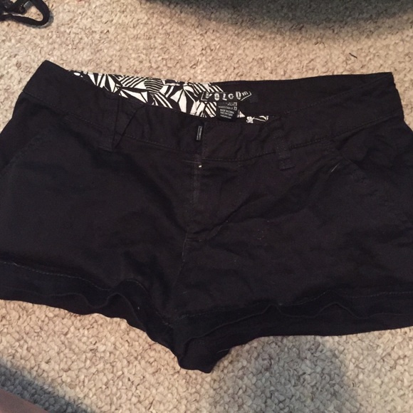 VOLCOM shorts