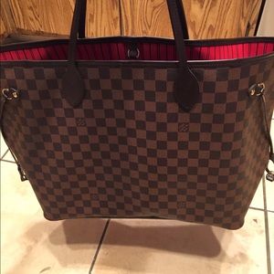 Never full Louis Vuitton (largest one)