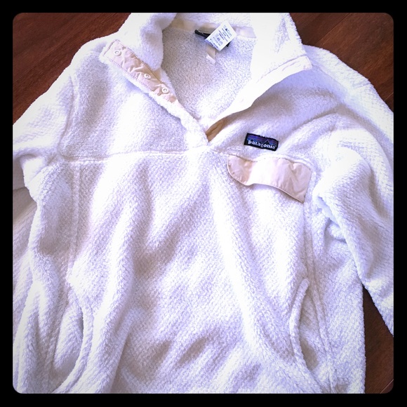 White Patagonia Pullover