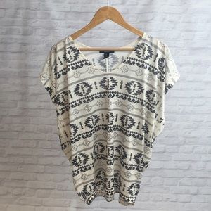 ✨HP✨ F21 Tribal Top