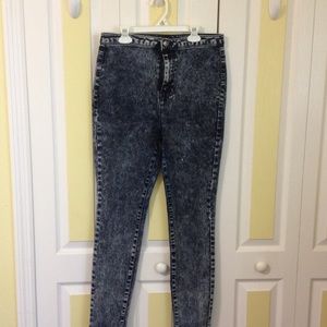 Blue washed high waisted jeans