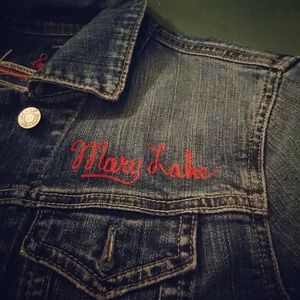 Meet your Posher, Mary lake