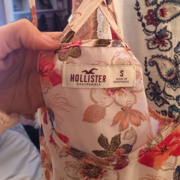 Cute Spring Hollister Tank Top - Picture 3 of 3