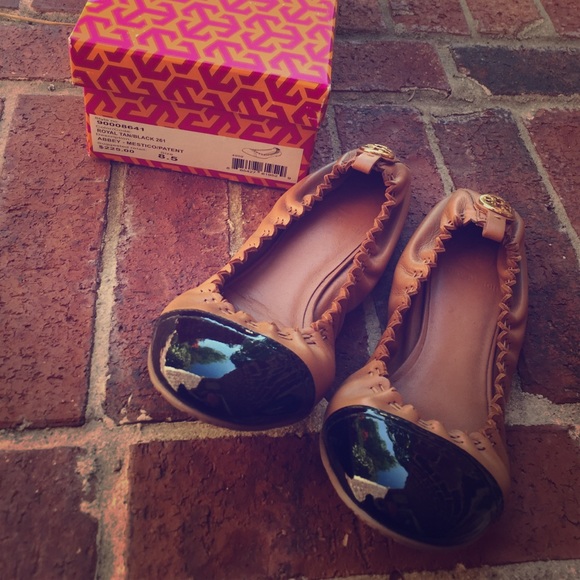 Tory Burch Shoes - Tory Burch Abbey flats