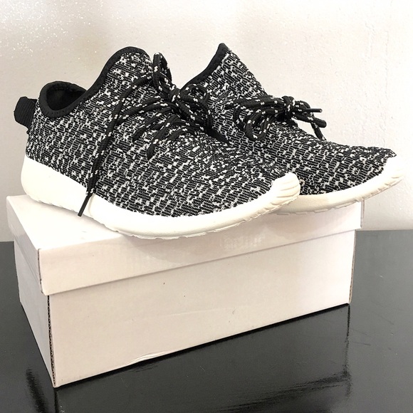 💗Last Pair💗 Black Fabric Sneaker - Picture 2 of 4