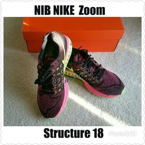FIRM ! NIB Nike Zoom Structure 18