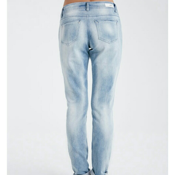 Patch Cuffed Jeans - Picture 3 of 4