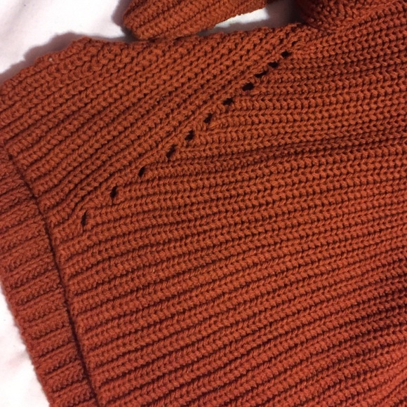 H&M Sweater - Picture 3 of 4