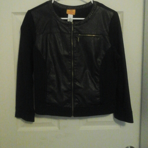 Black Mid Sleeve Jacket