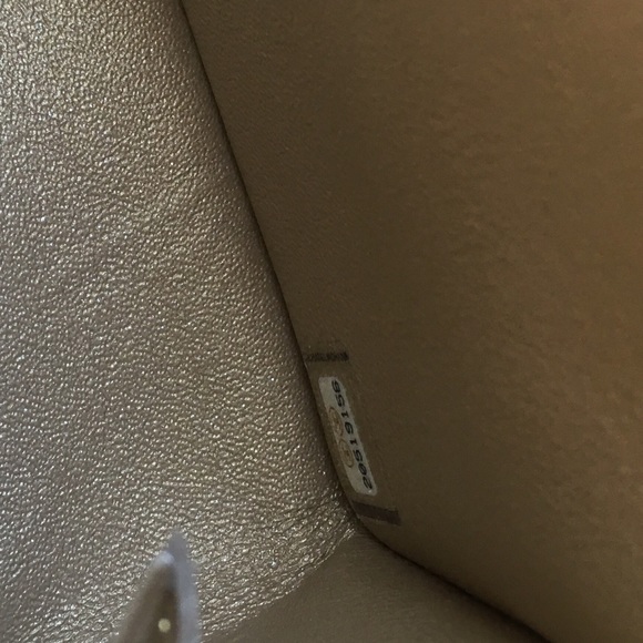 ❌SOLD❌ Authentic Chanel Gold Mini Caviar GHW - Picture 4 of 4