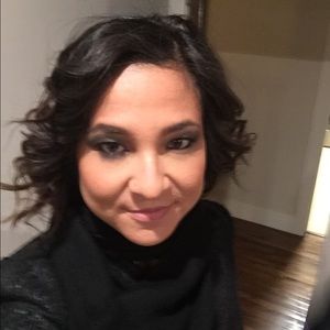 Meet your Posher, Lyndia