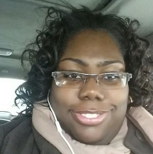 Meet your Posher, Karisma