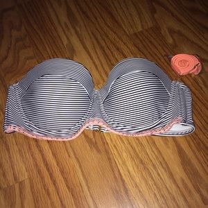 New Xhilaration Black & White Striped Bikini Top