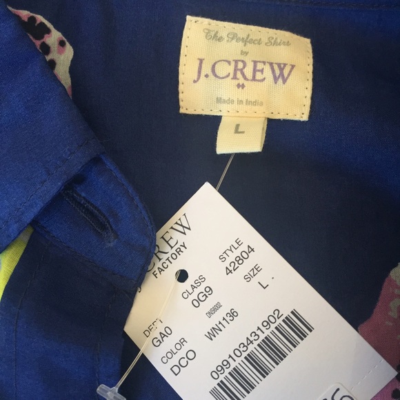 ❌SOLD❌NWT J.Crew perfect shirt in hibiscus - Picture 4 of 4