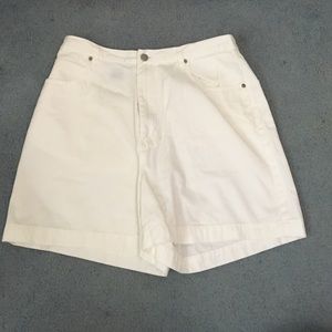 White banana republic shorts