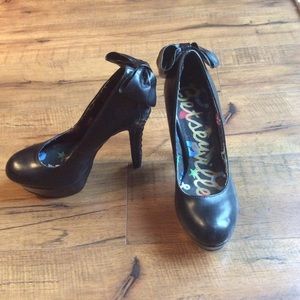 Betseyville Black Platform Ballerina Bow Pumps
