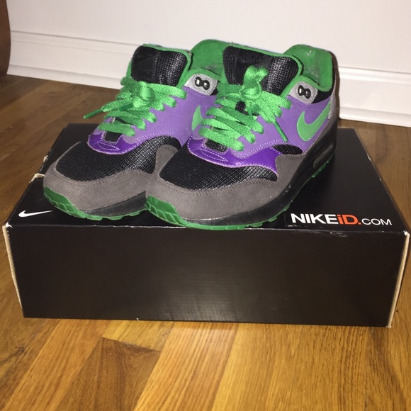 NikeiD Sneakers