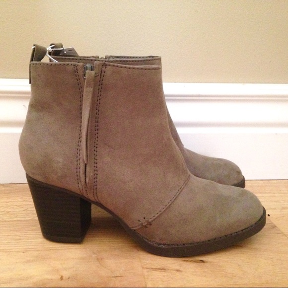 Old Navy Shoes - NWT Old Navy Tauoe Booties