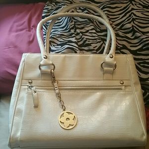 BUENO purse