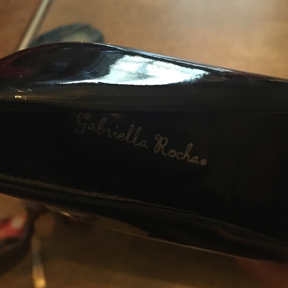 Heels - Picture 3 of 3