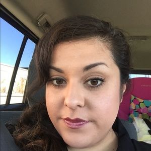 Meet your Posher, Carolina